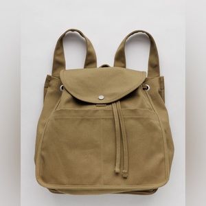 Baggu Drawstring Backpack in Dark Khaki
